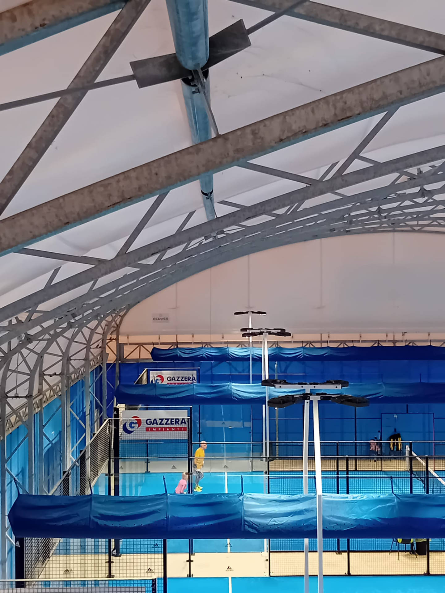 Impianto di riscaldamento per un centro sportivo padel